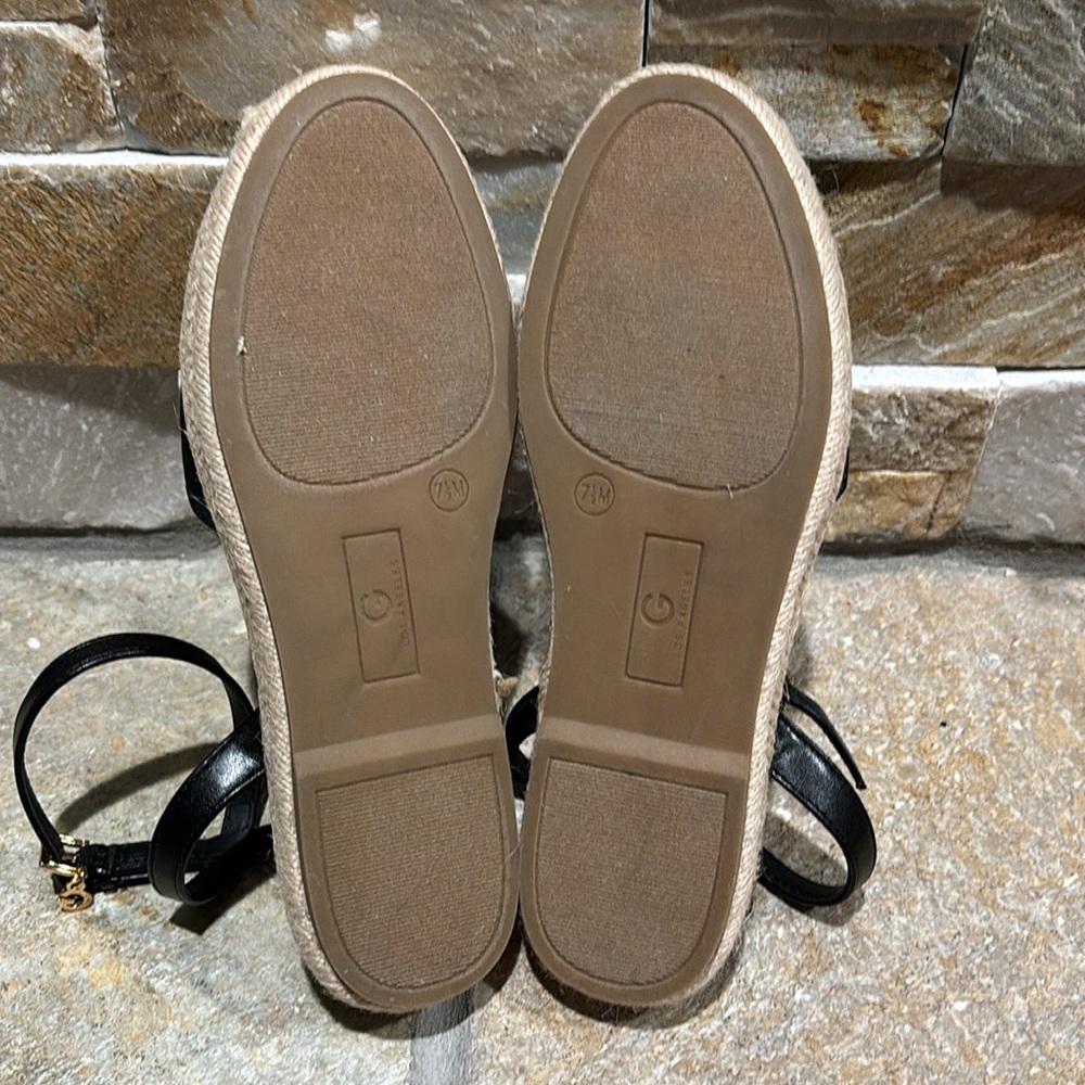 NEW- GBG Guess black espadrilles/mules - Picture 6 of 7